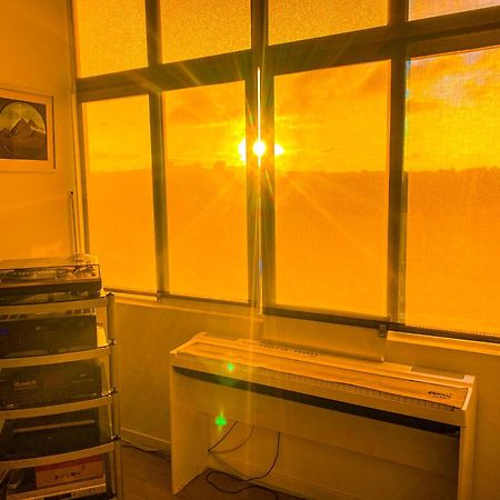Ideally Located With Perfect Views Algés Extérieur photo
