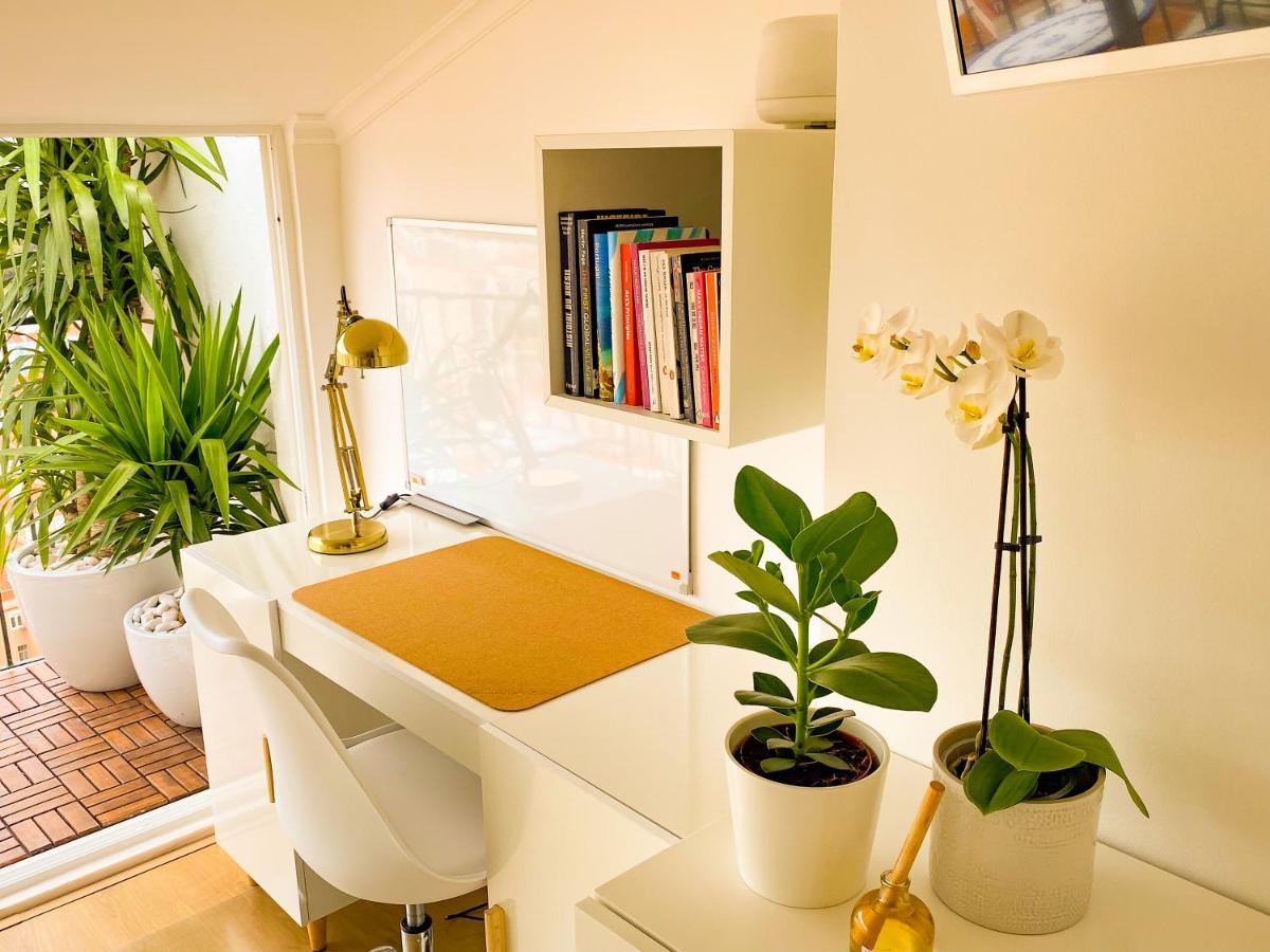 Ideally Located With Perfect Views Algés Extérieur photo