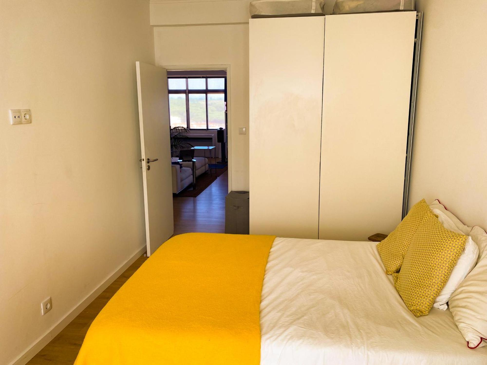 Ideally Located With Perfect Views Algés Extérieur photo