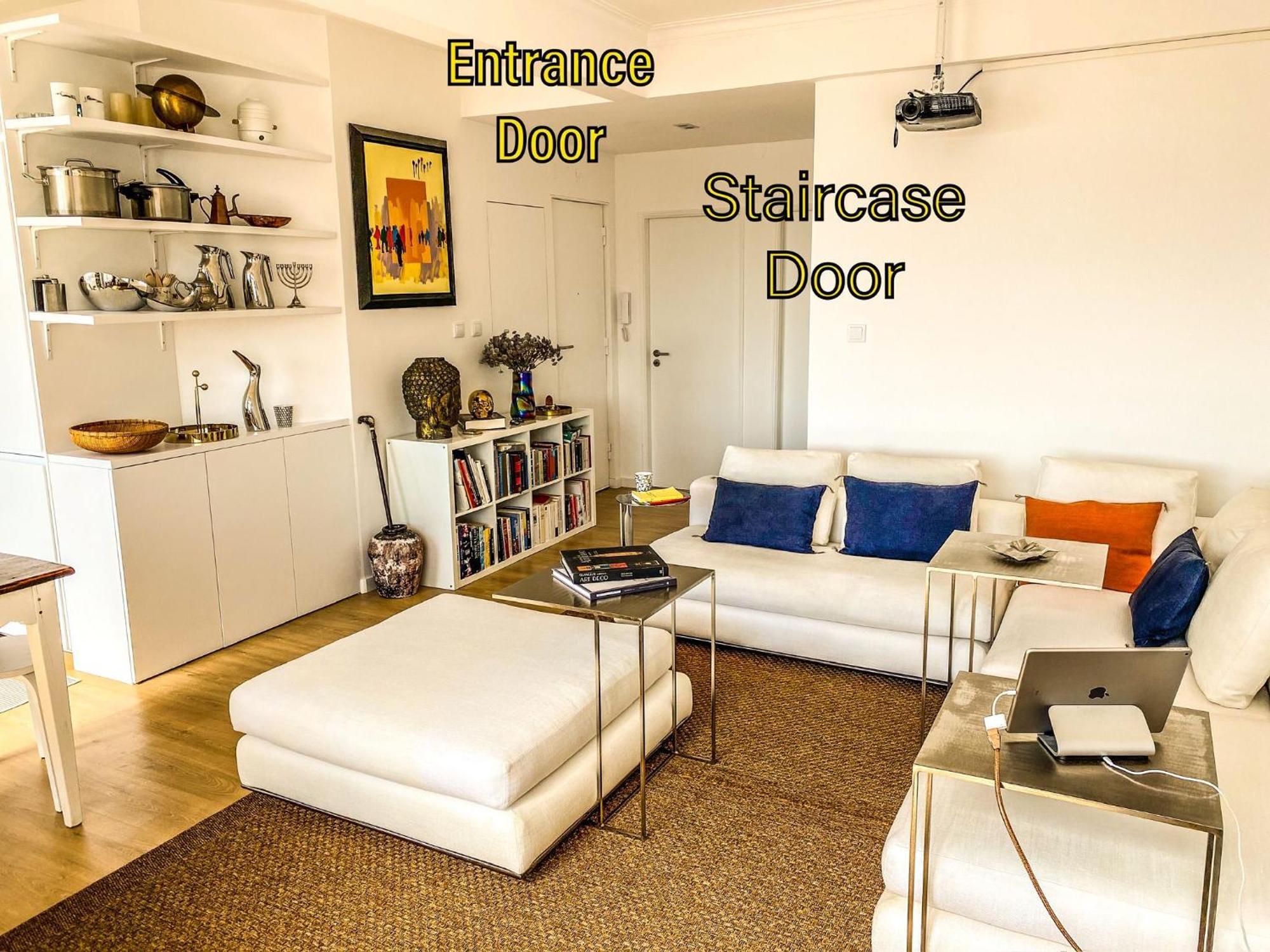 Ideally Located With Perfect Views Algés Extérieur photo