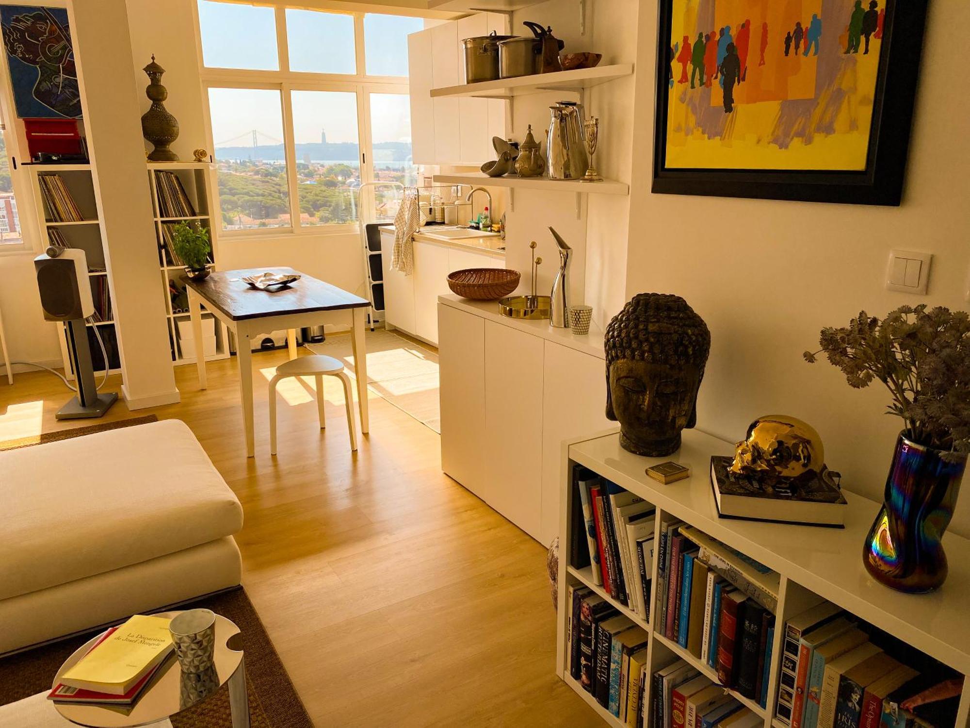 Ideally Located With Perfect Views Algés Extérieur photo